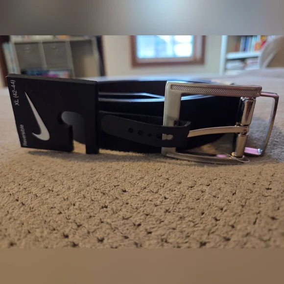 New Nike Reversible Men's Black & Brown XL 42-44 silver texture belt buckle - Picture 2 of 16